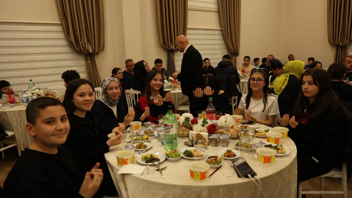 Başkan Ahmet Önal, LGS Öğrencileri ve Aileleriyle İftar Sofrasında Buluştu
