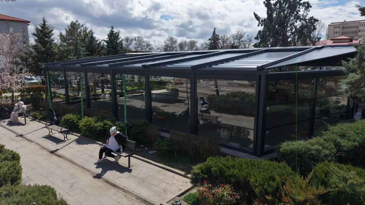 Başkan Ahmet Önal Müjdeyi Verdi: Cumhuriyet Meydanı Sosyal Tesisi Açılış İçin Gün Sayıyor