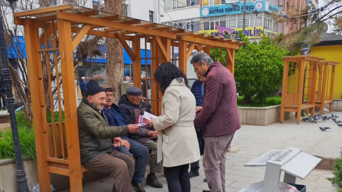 CHP Kırıkkale’den Emeklilere Yönelik Broşürlü Bilgilendirme