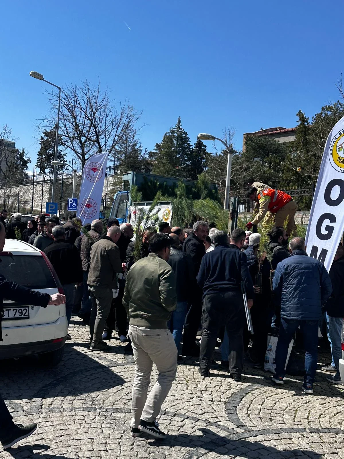 Kırıkkale’de Vatandaşlara Ücretsiz Fidan Dağıtıldı