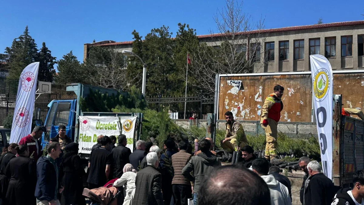 Kırıkkale’de Vatandaşlara Ücretsiz Fidan Dağıtıldı