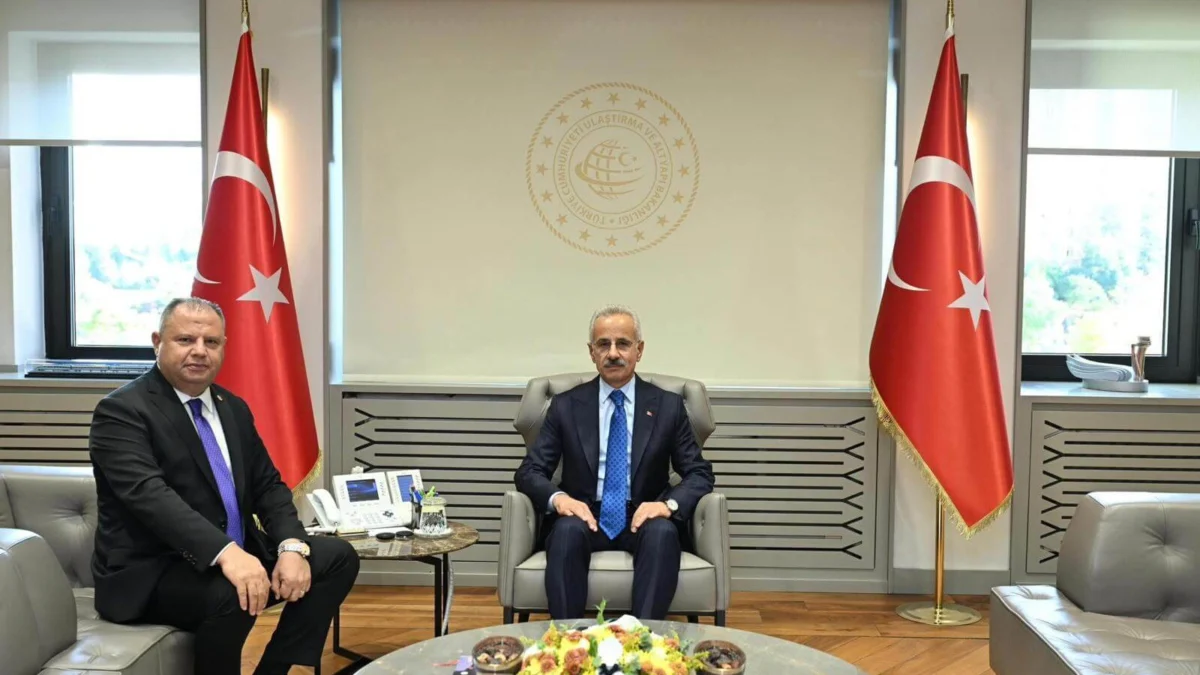 MHP Kırıkkale Milletvekili Halil Öztürk Azmetti, Karayolları Ağı Baştan Aşağı Yapılıyor