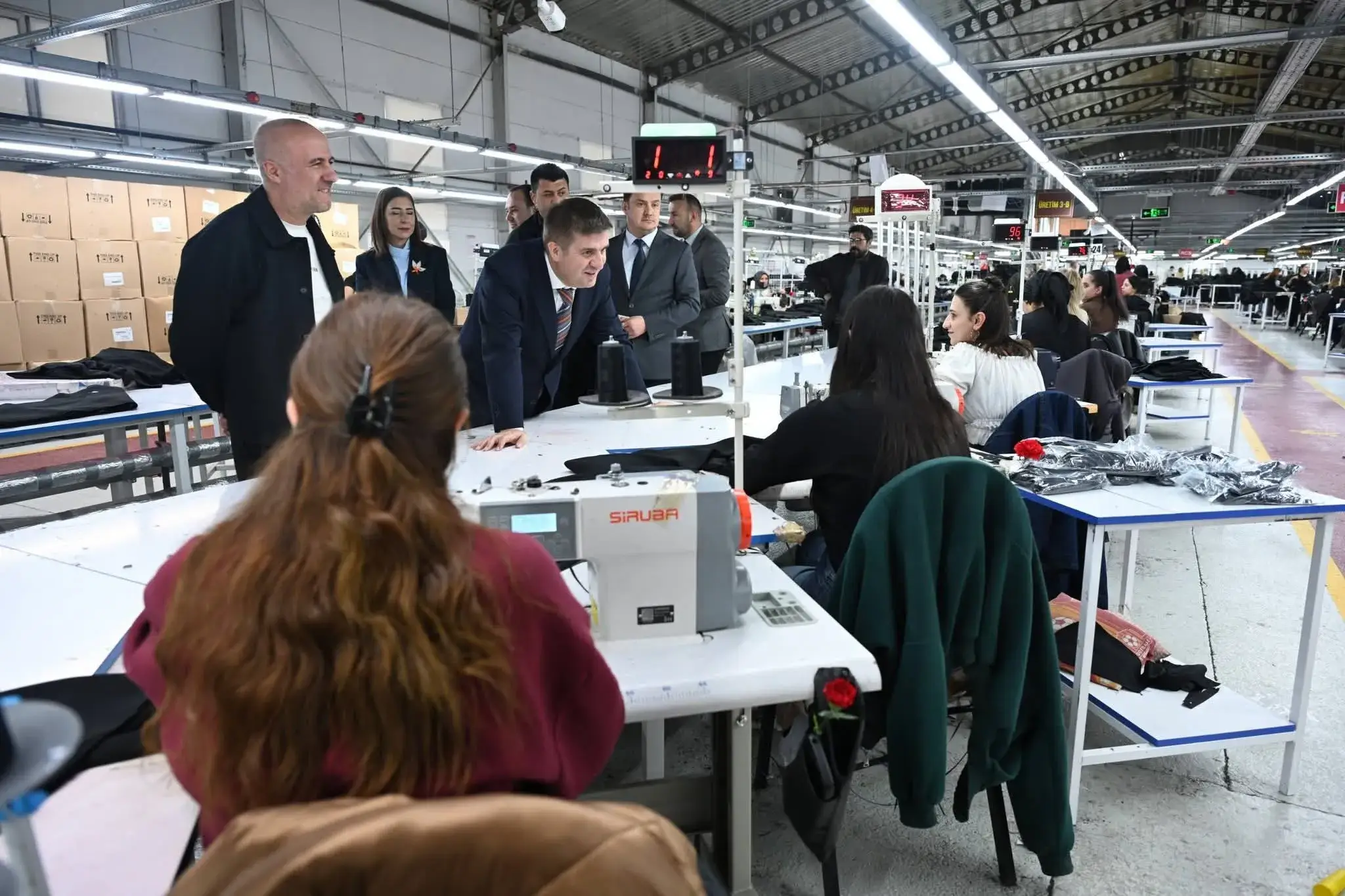 Vali Sarıibrahim’den Kadın Çalışanlara 8 Mart Ziyareti
