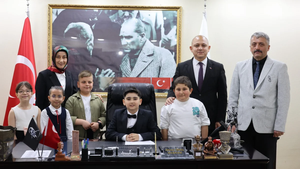 Kırıkkale Belediyesi’nde 23 Nisan Coşkusu: Koltuk Küçük Başkan Bulut Ali’ye Emanet