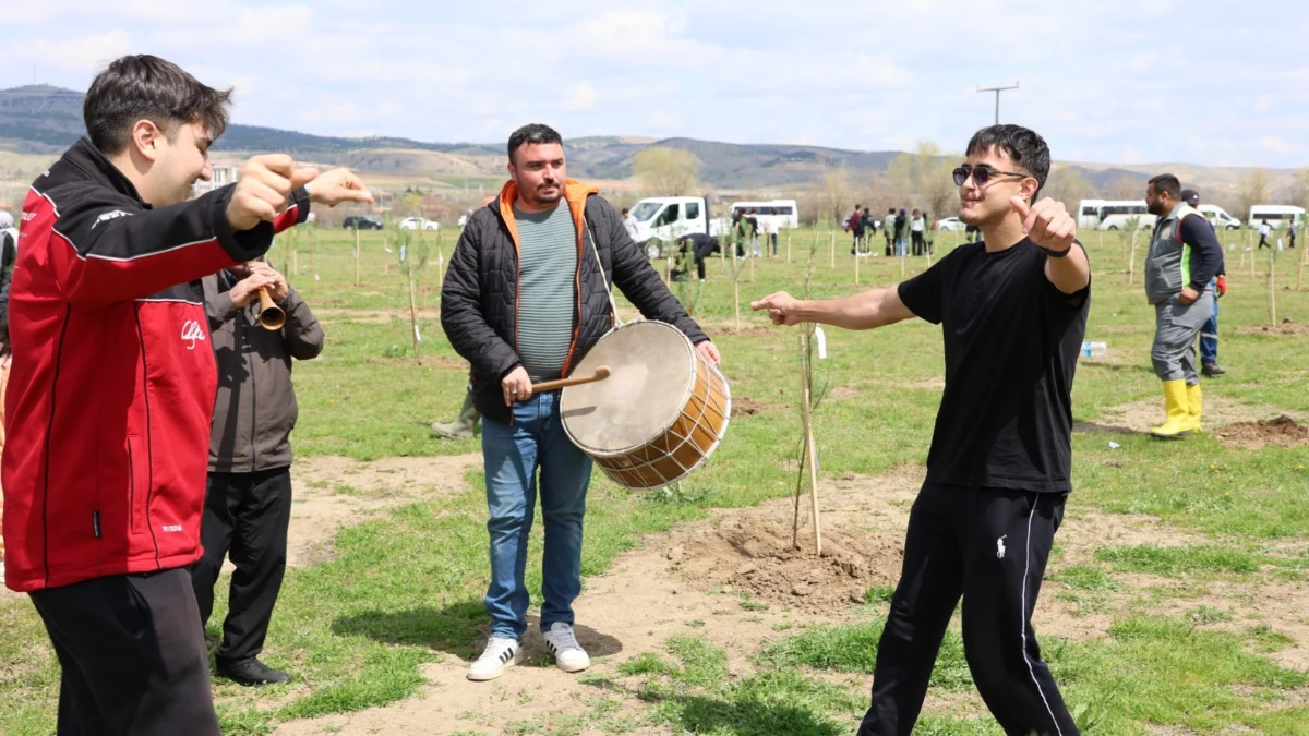 Kırıkkale Belediyesi’nden Geleceğe Nefes: 2 Bin Fidan