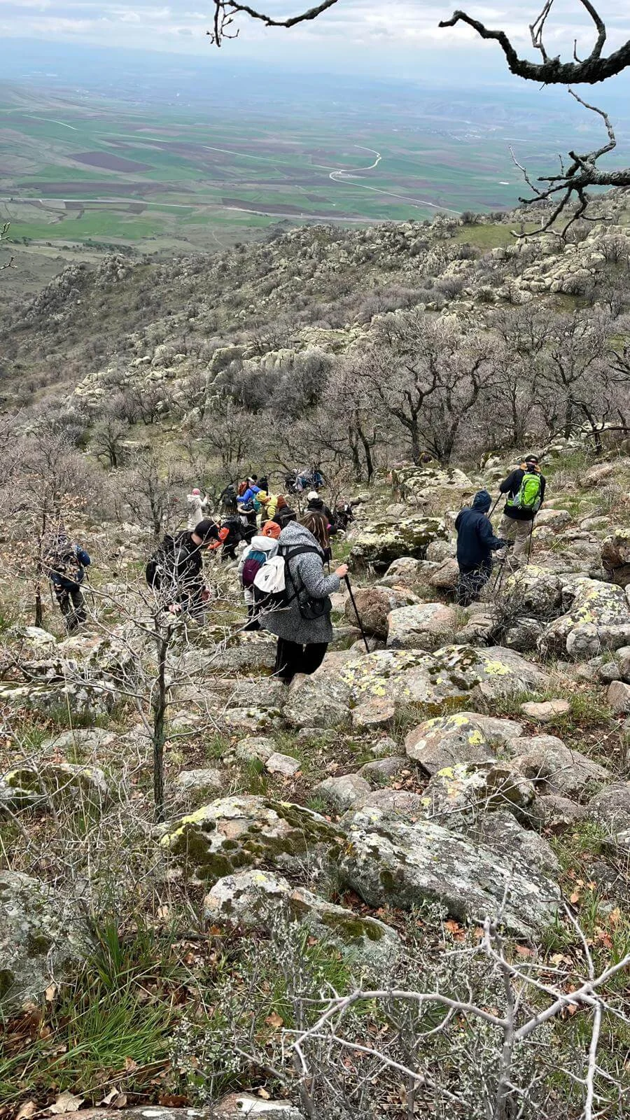 Kırıkkale BOZDAK’tan Anlamlı Yürüyüş: Barek Dağı’nda “Eğitimde Şiddete Hayır” Mesajı