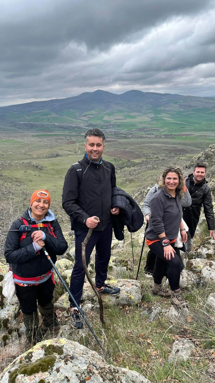 Kırıkkale BOZDAK’tan Anlamlı Yürüyüş: Barek Dağı’nda “Eğitimde Şiddete Hayır” Mesajı