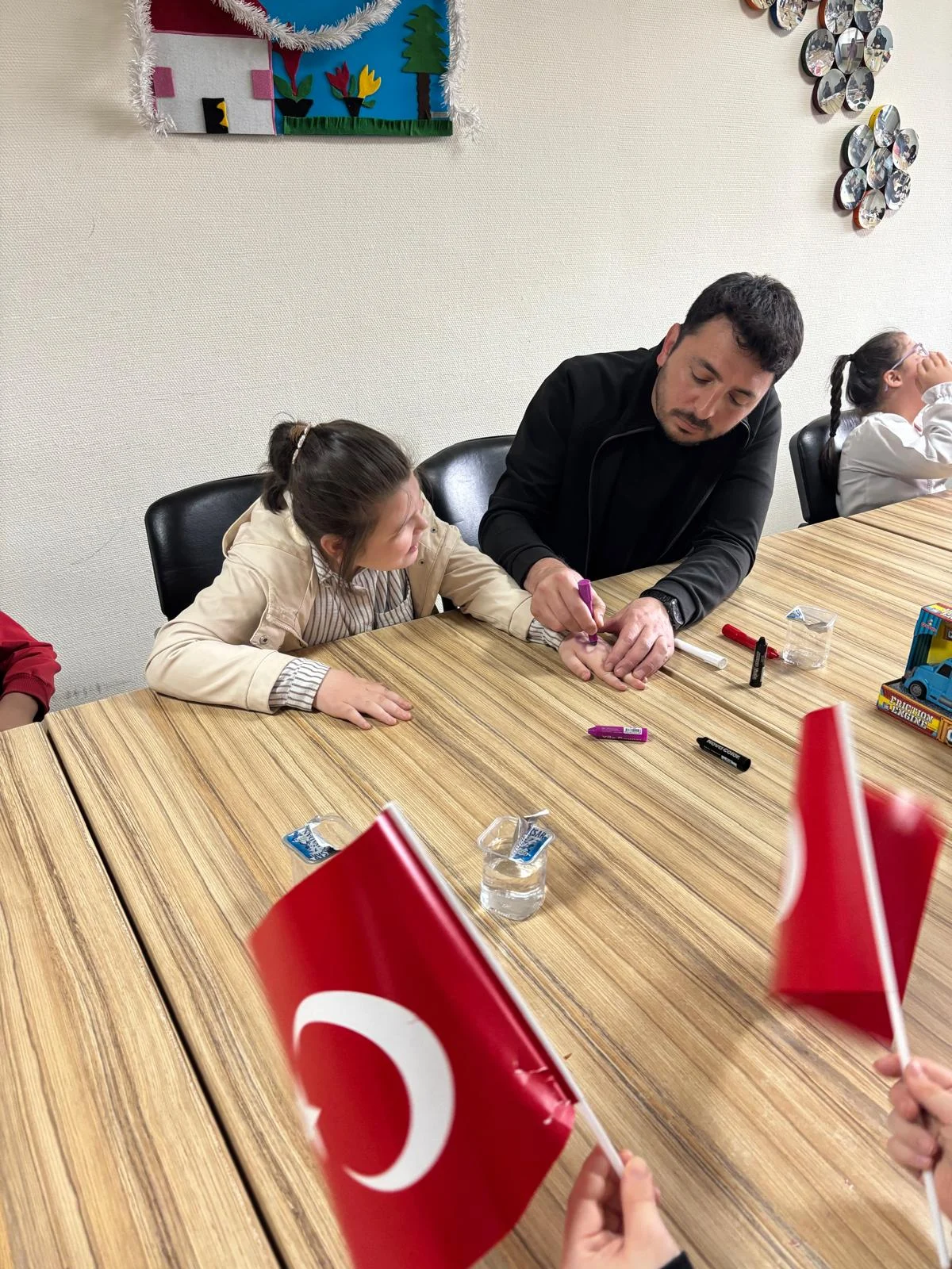 Kırıkkale Üniversitesi Tıp Fakültesi Fizik Tedavi Hastanesi’nde Özel Çocuklara Anlamlı 23 Nisan Kutlaması
