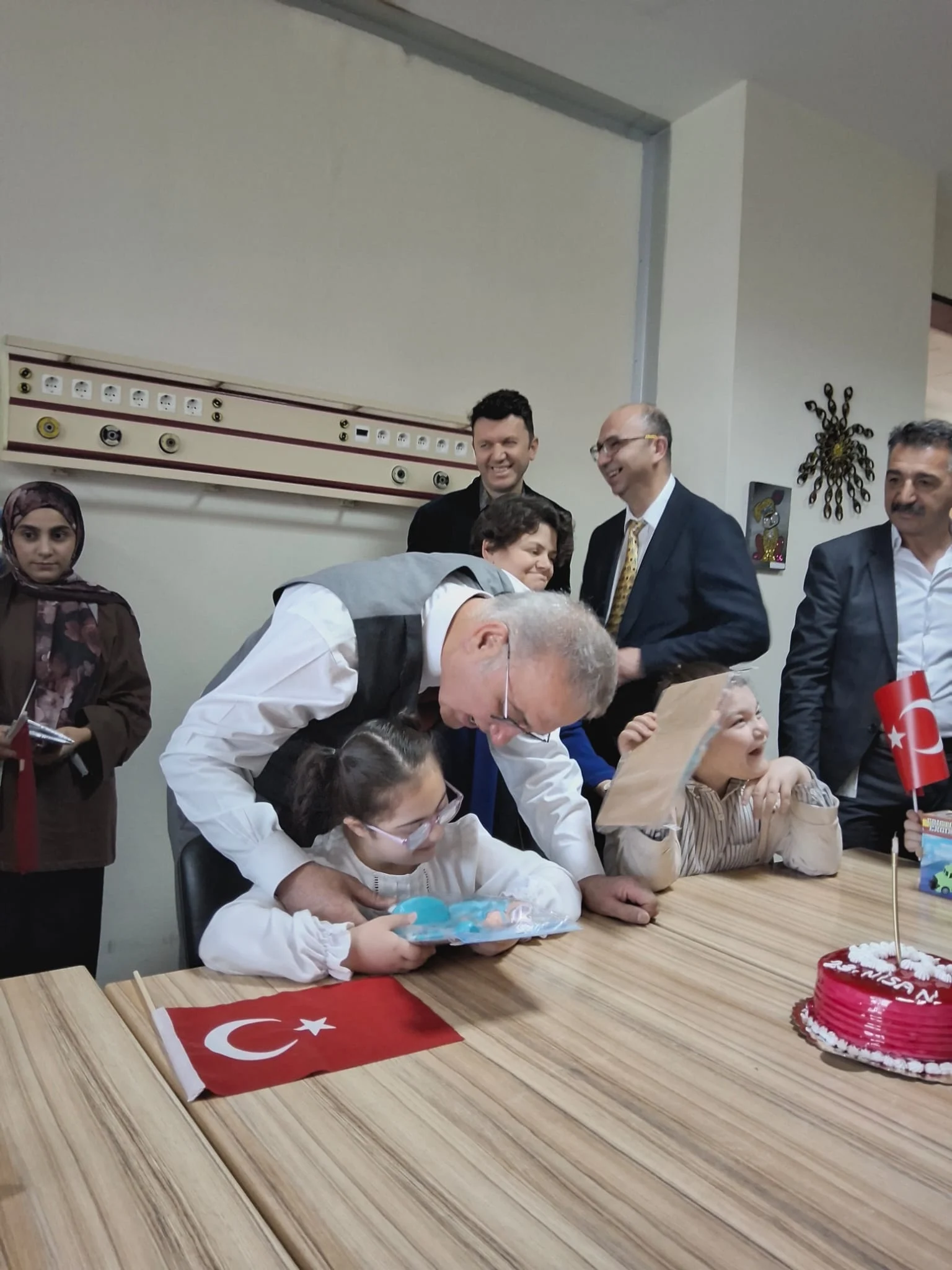 Kırıkkale Üniversitesi Tıp Fakültesi Fizik Tedavi Hastanesi’nde Özel Çocuklara Anlamlı 23 Nisan Kutlaması