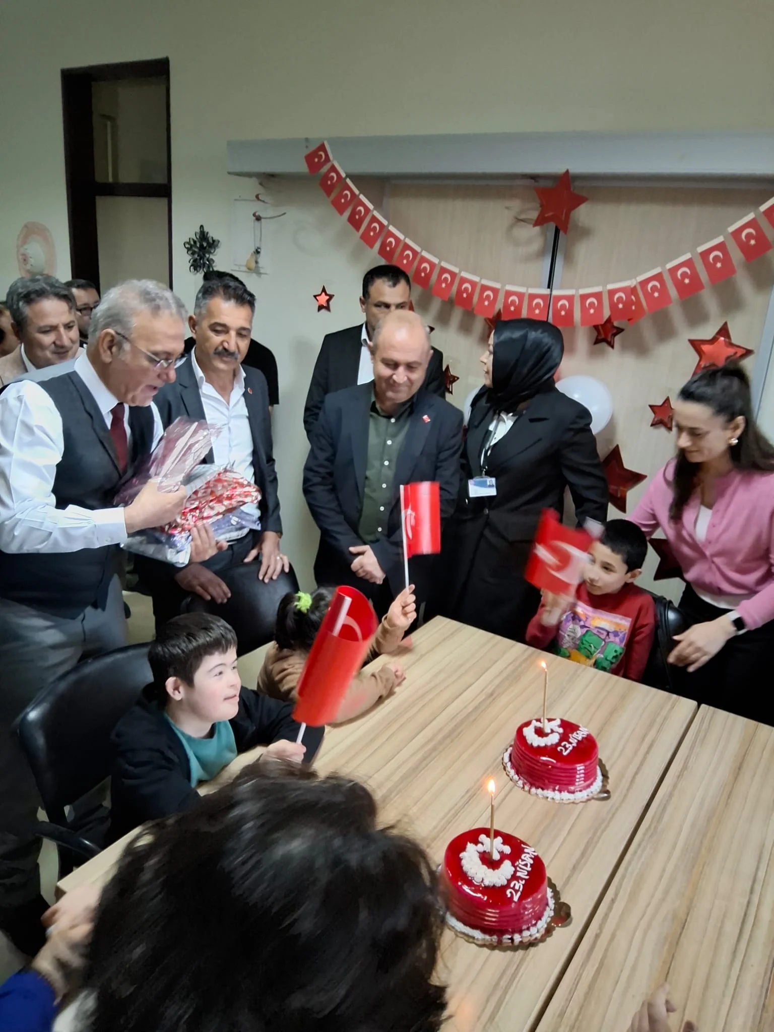 Kırıkkale Üniversitesi Tıp Fakültesi Fizik Tedavi Hastanesi’nde Özel Çocuklara Anlamlı 23 Nisan Kutlaması
