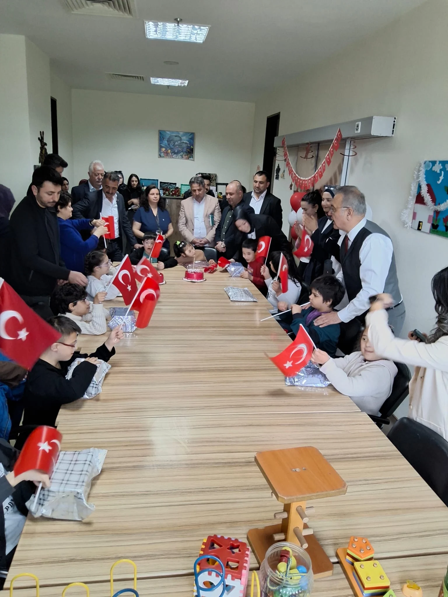 Kırıkkale Üniversitesi Tıp Fakültesi Fizik Tedavi Hastanesi’nde Özel Çocuklara Anlamlı 23 Nisan Kutlaması