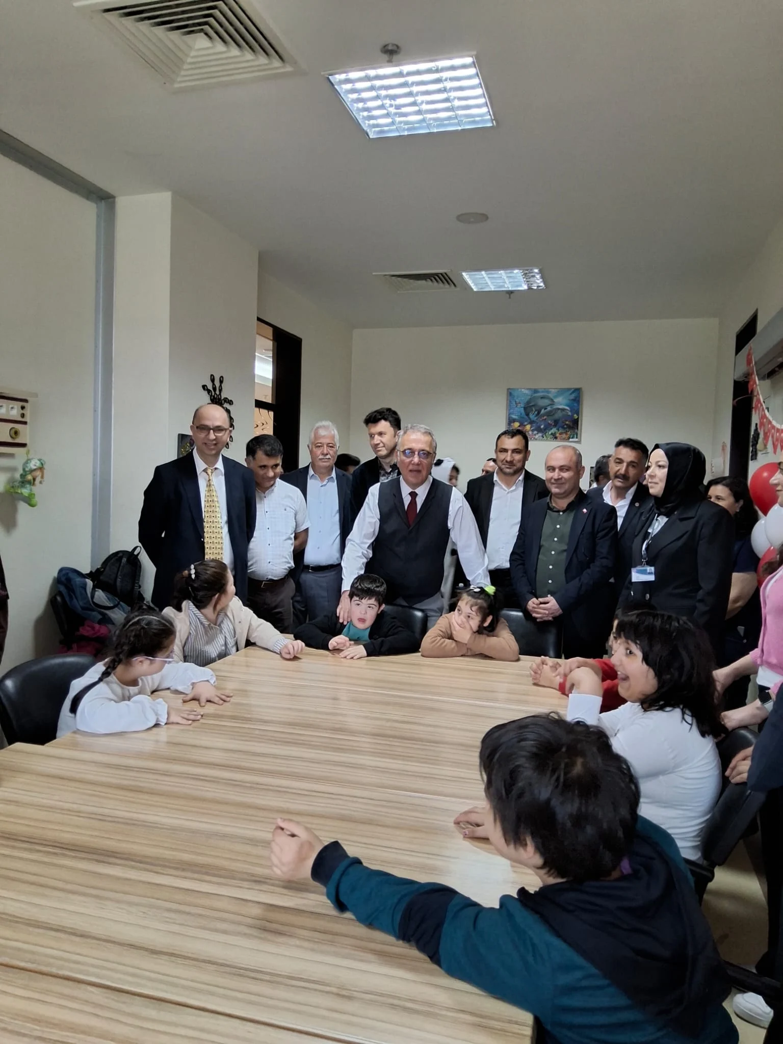Kırıkkale Üniversitesi Tıp Fakültesi Fizik Tedavi Hastanesi’nde Özel Çocuklara Anlamlı 23 Nisan Kutlaması
