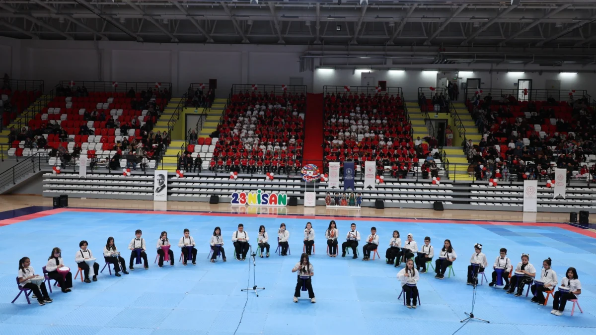 Kırıkkale’de 23 Nisan Coşkuyla Kutlandı: Miniklerden Görkemli Kutlama