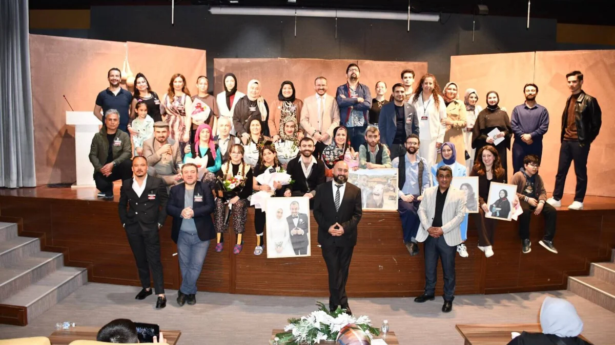 Kırıkkale’de Tiyatroya Büyük İlgi: “Muhsin Baba’ya Vefa” Ayakta Alkışlandı