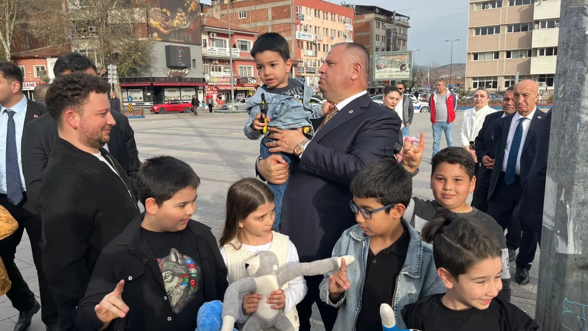 MHP’li Halil Öztürk Kırıkkale Sokaklarında: “Cumhur İttifakı Varsa Huzur Var”