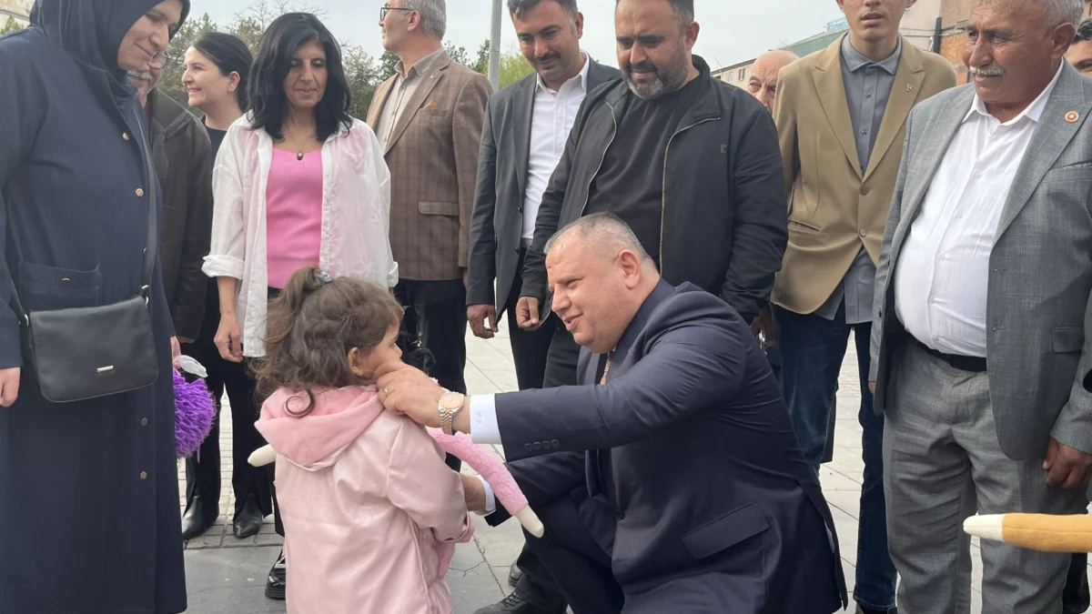 MHP’li Halil Öztürk Kırıkkale Sokaklarında: “Cumhur İttifakı Varsa Huzur Var”