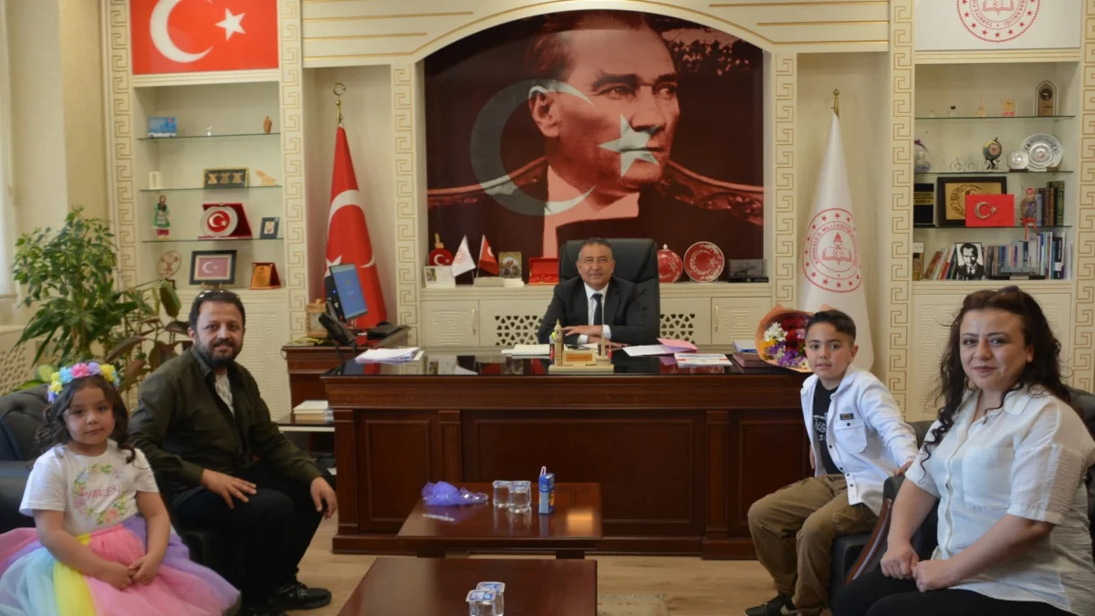 Minik Yaren’den Milli Eğitim Müdürü Rahmi Güney’e Anlamlı Ziyaret