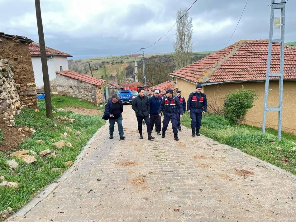 Derekışla Köyünde Sağanak Sonrası Korkutan Görüntü: Toprak Yarıldı, 9 Ev Hasar Gördü