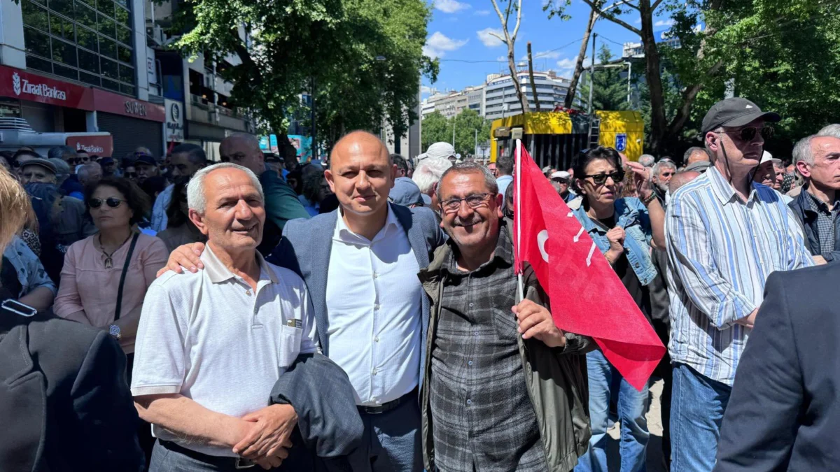 Ahmet Önal ve Onur Yüksel Bozdağ, Ankara’daki Özgür Özel’in Bayramlaşma Programına Katıldı