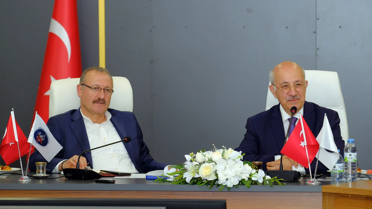 Kırıkkale Üniversitesi Senatosu’na Kıbrıs’tan Önemli Konuk: Prof. Dr. Mehmet Karaca Ziyaret Etti