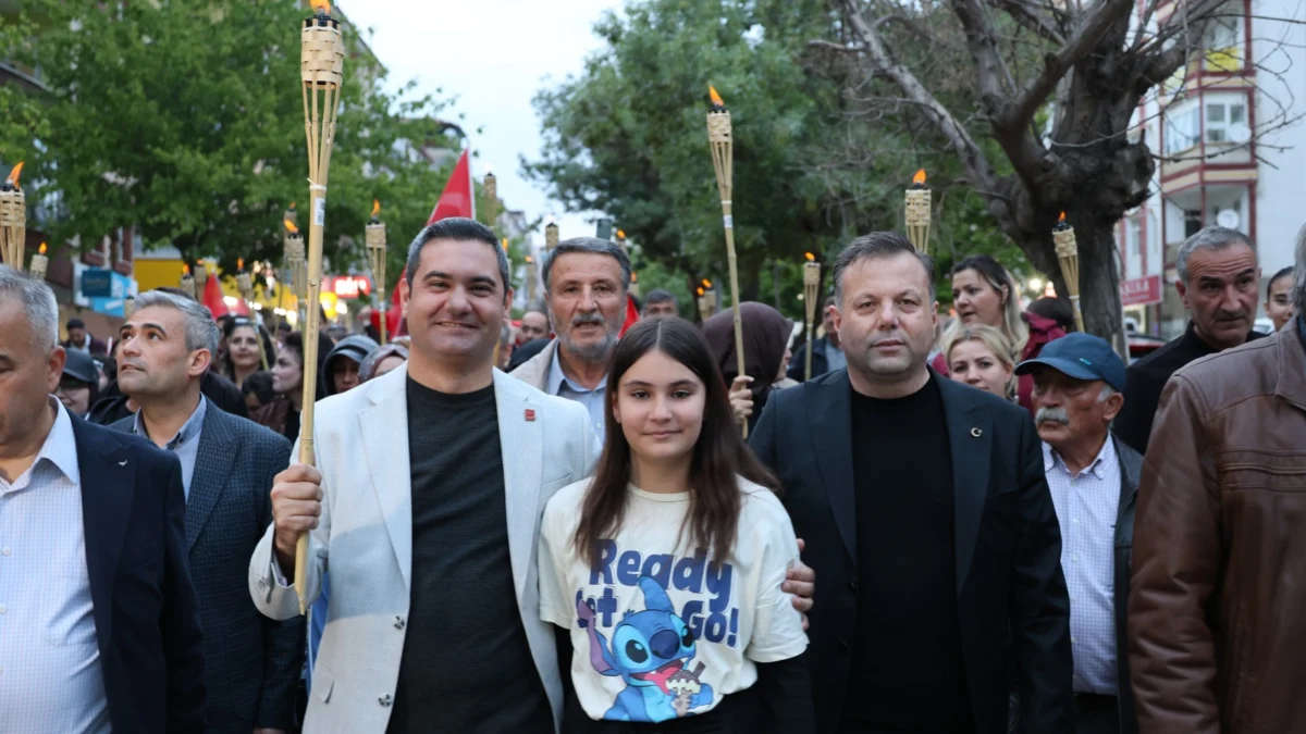 Kırıkkale’de 19 Mayıs Coşkusu: Fener Alayı ve Konserle Cumhuriyet Ruhu Yaşatıldı