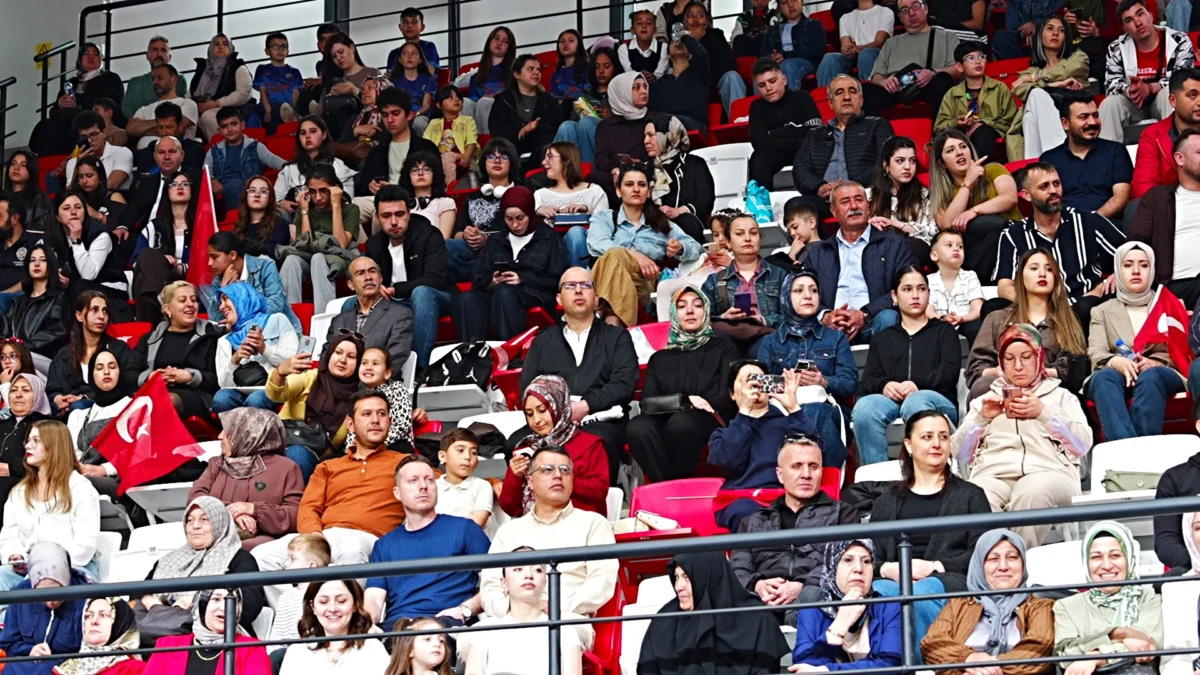Kırıkkale’de 19 Mayıs Coşkusu: Gençlerin Gösterileri Büyük Beğeni Topladı