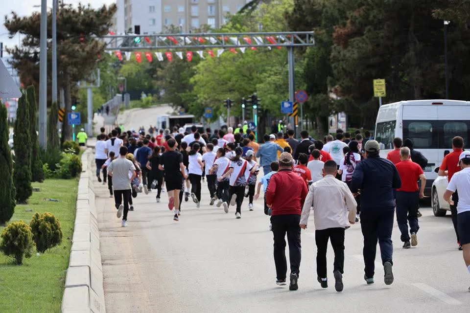 Kırıkkale’de 19 Mayıs Coşkusu: Halk Koşusu’na Yoğun Katılım