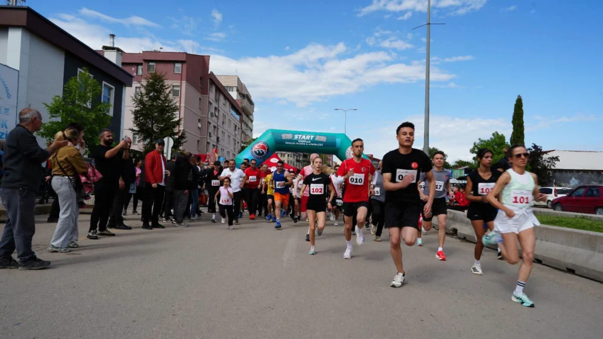 Kırıkkale’de 19 Mayıs Coşkusu: Halk Koşusu’na Yoğun Katılım