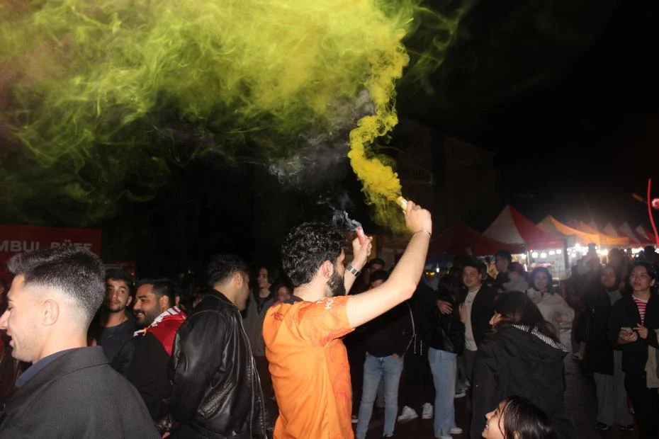 Kırıkkale’de Galatasaray’ın Şampiyonluğu Kutlandı: Sokaklar Sarı-Kırmızıya Boyandı