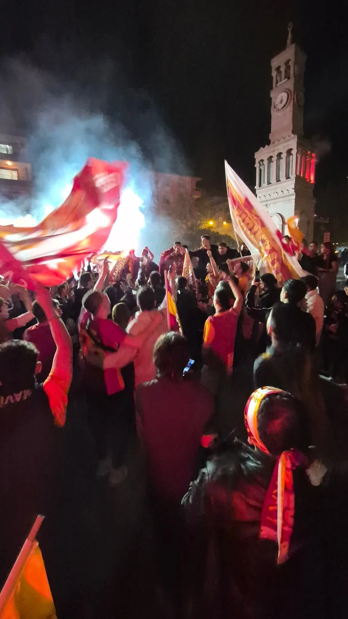 Kırıkkale’de Galatasaray’ın Şampiyonluğu Kutlandı: Sokaklar Sarı-Kırmızıya Boyandı