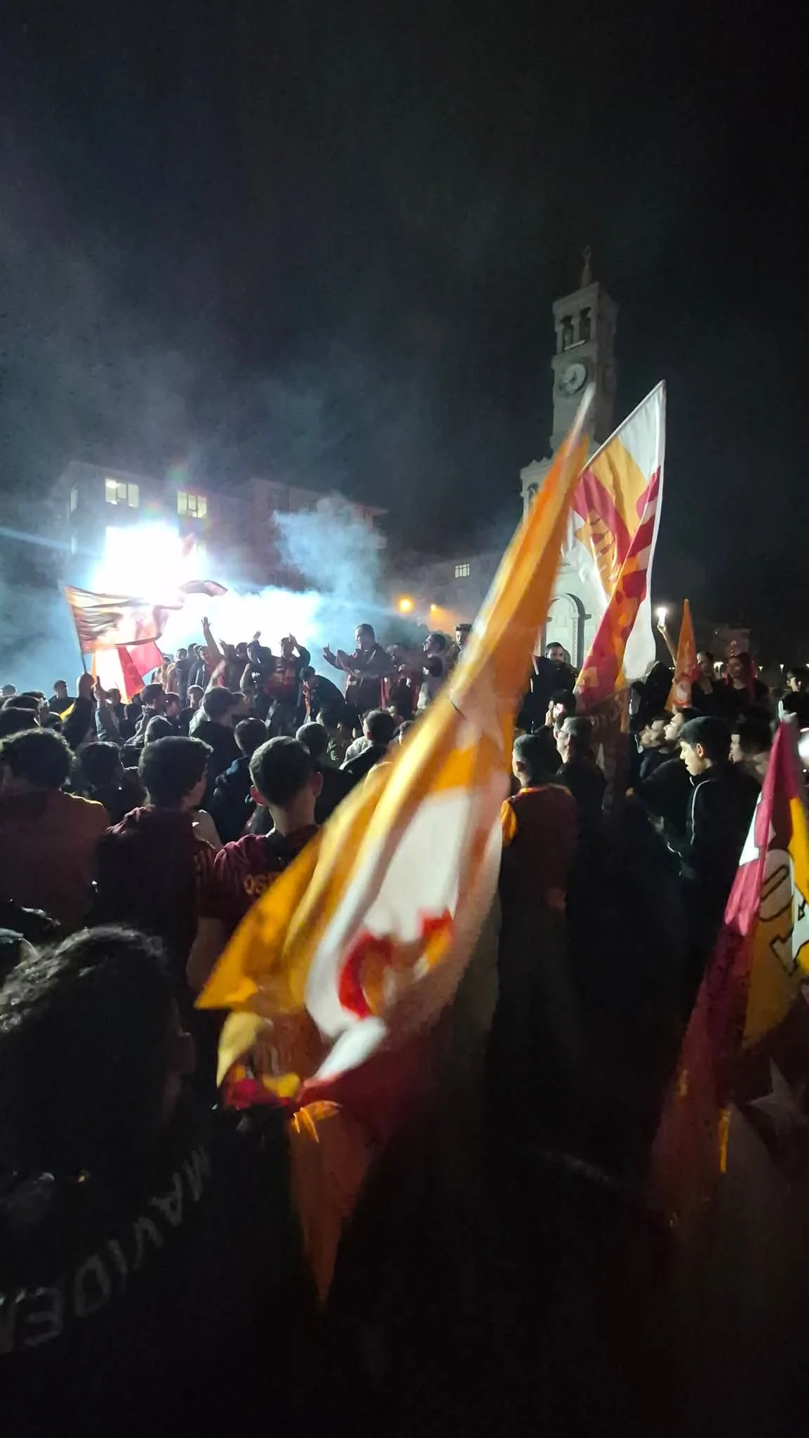 Kırıkkale’de Galatasaray’ın Şampiyonluğu Kutlandı: Sokaklar Sarı-Kırmızıya Boyandı