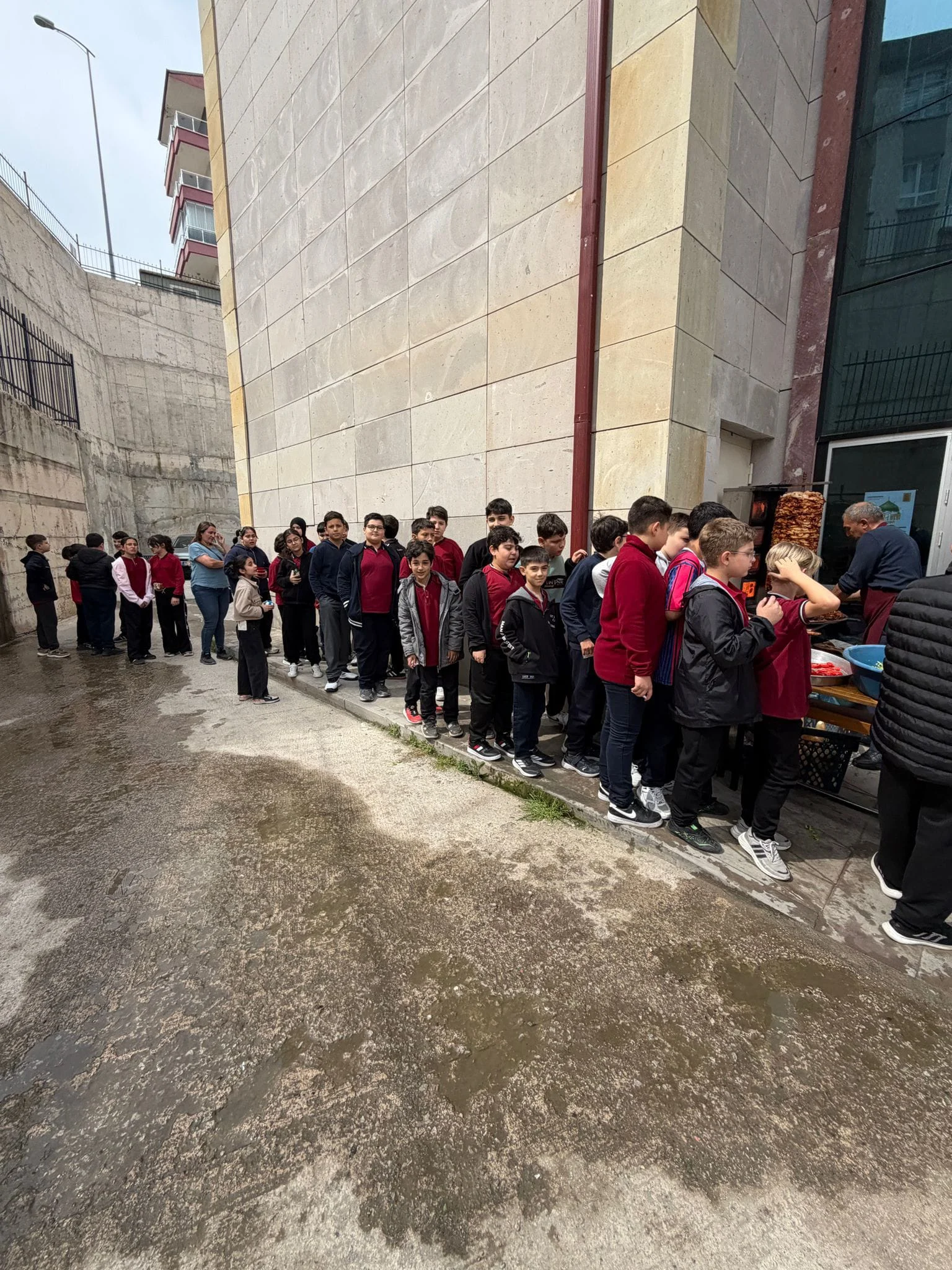 Kırıkkale’de Gazze İçin Tek Yürek Oldular: Şehit Aydın Çopur İmam Hatip Ortaokulu’ndan Anlamlı Kermes