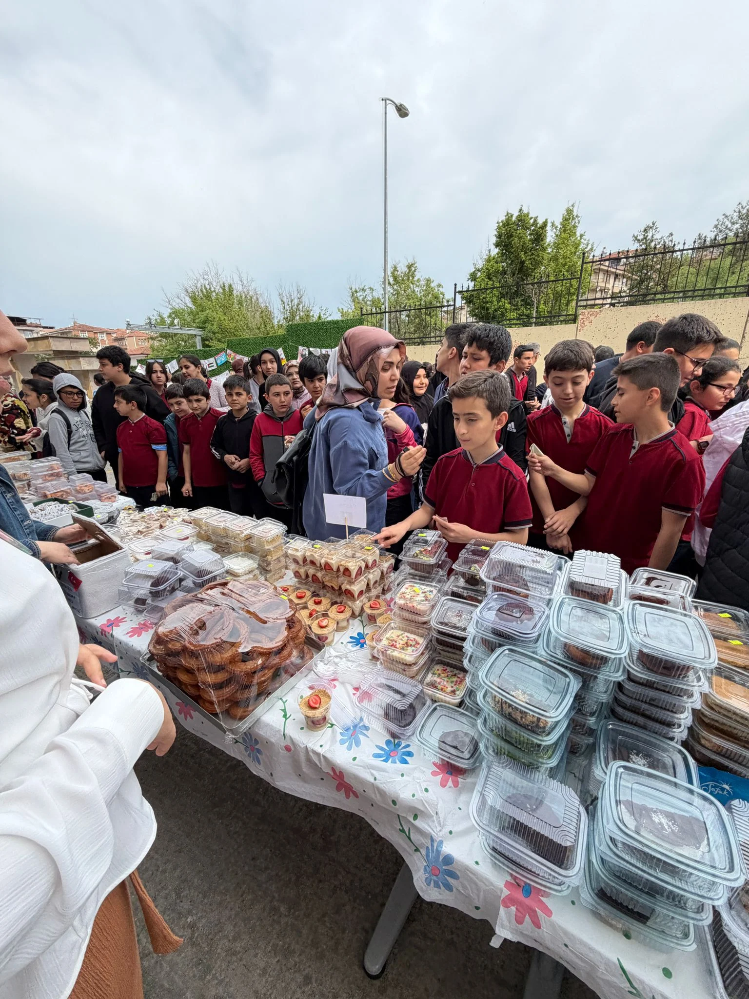 Kırıkkale’de Gazze İçin Tek Yürek Oldular: Şehit Aydın Çopur İmam Hatip Ortaokulu’ndan Anlamlı Kermes