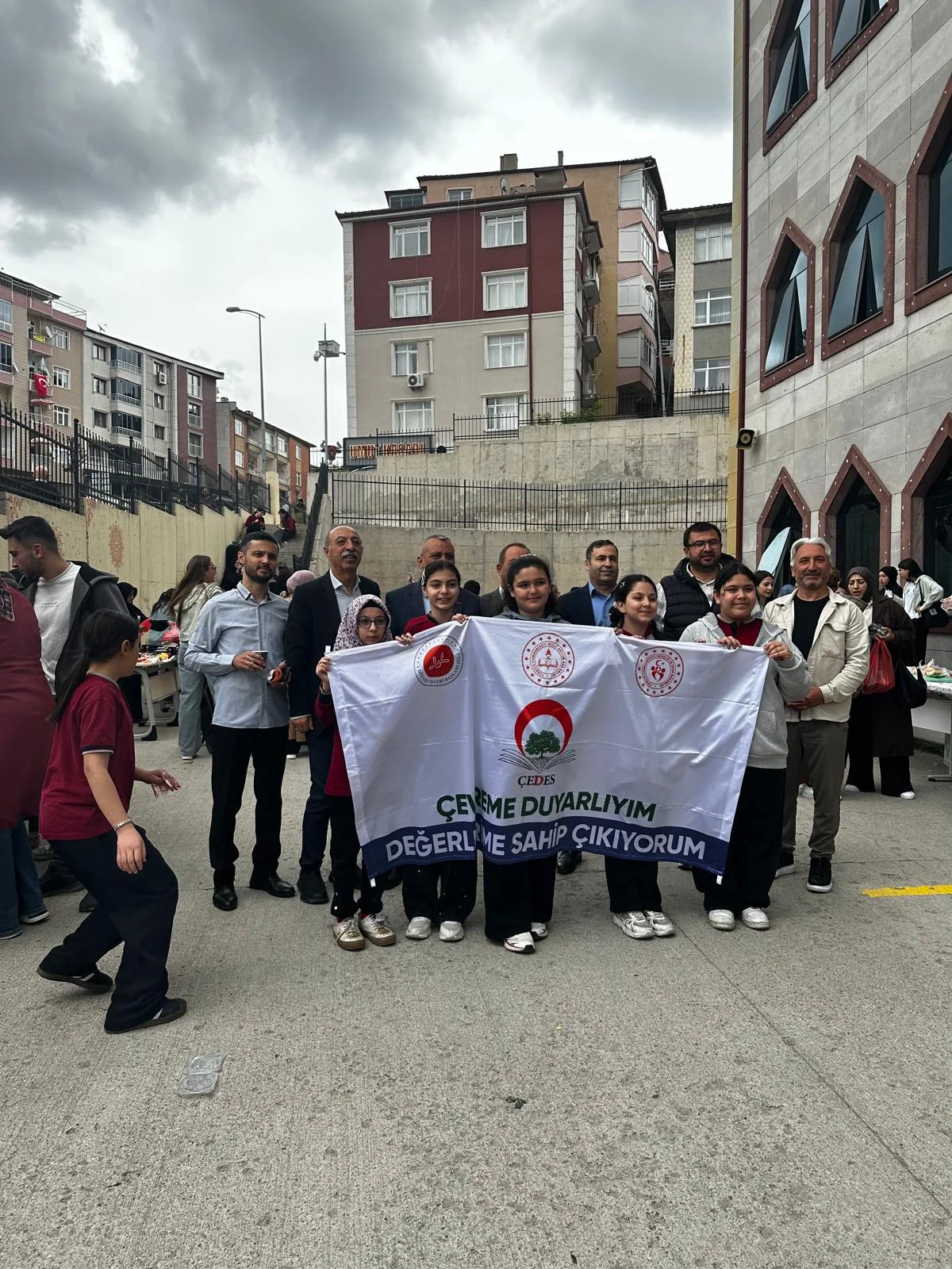 Kırıkkale’de Gazze İçin Tek Yürek Oldular: Şehit Aydın Çopur İmam Hatip Ortaokulu’ndan Anlamlı Kermes