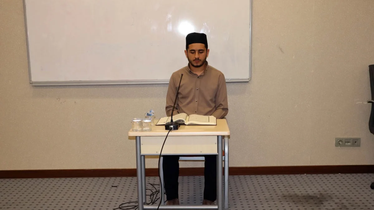 Kırıkkale’de Kur’an-ı Kerim’i Güzel Okuma Heyecanı: Mehmet Çağrı Dolu İl Birincisi Oldu