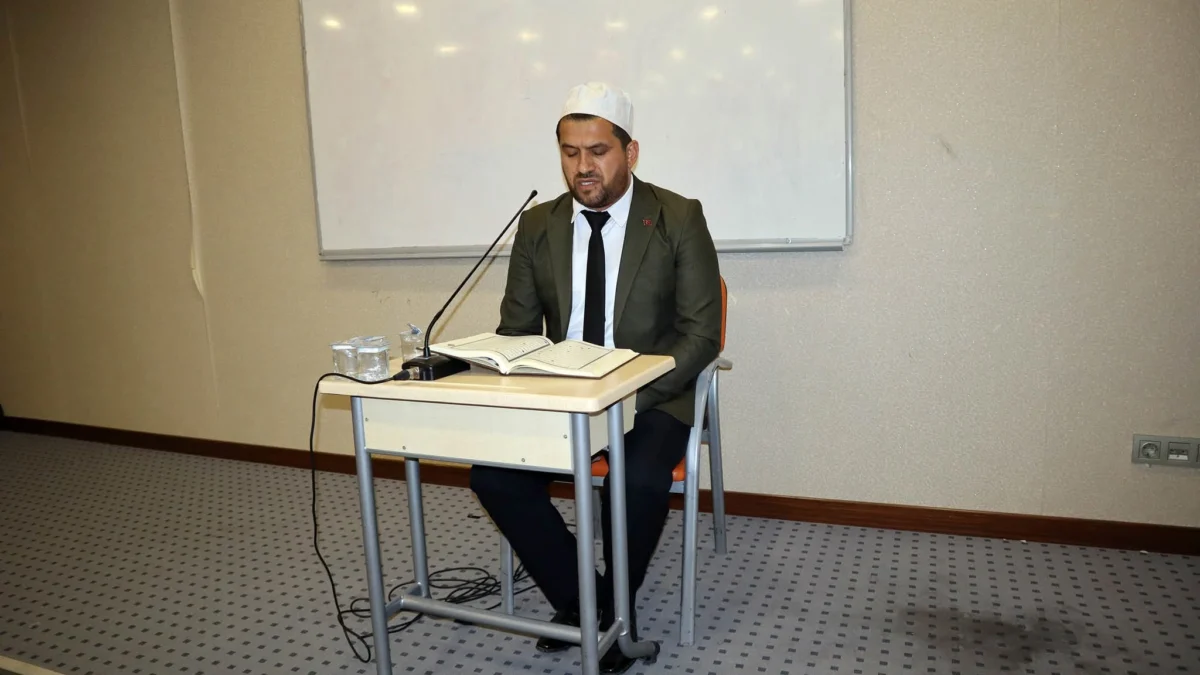 Kırıkkale’de Kur’an-ı Kerim’i Güzel Okuma Heyecanı: Mehmet Çağrı Dolu İl Birincisi Oldu