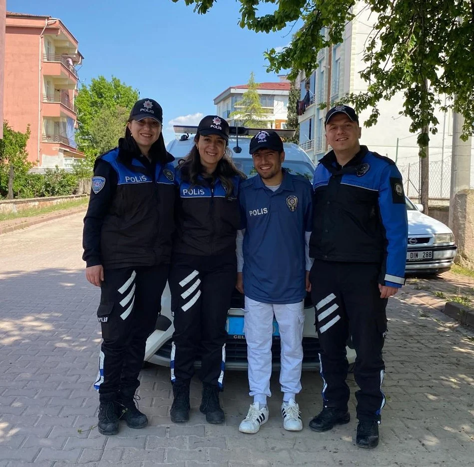Kırıkkale’de Özel Gereksinimli Efe’nin Polis Olma Hayali Gerçek Oldu