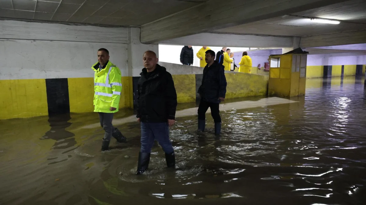 Kırıkkale’de Sağanak Yağış Hayatı Felç Etti: Belediye Ekipleri Seferber Oldu!
