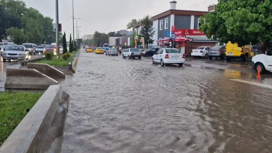 Kırıkkale’de Sağanak Yağış Hayatı Felç Etti: Belediye Ekipleri Seferber Oldu!