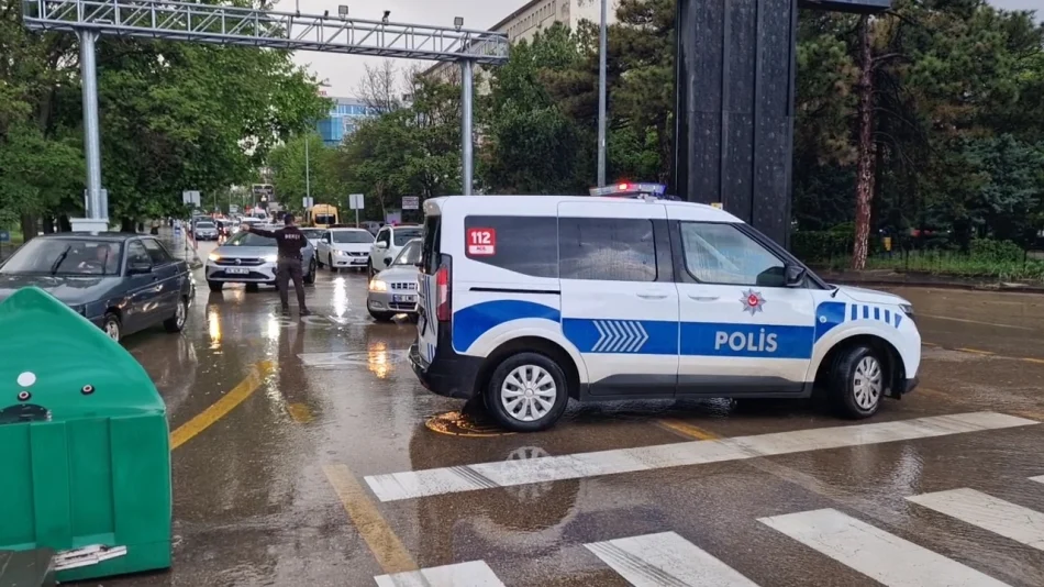 Kırıkkale’de Sağanak Yağış Hayatı Felç Etti: Belediye Ekipleri Seferber Oldu!