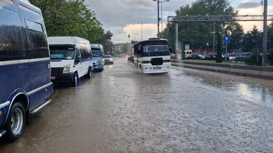 Kırıkkale’de Sağanak Yağış Hayatı Felç Etti: Belediye Ekipleri Seferber Oldu!