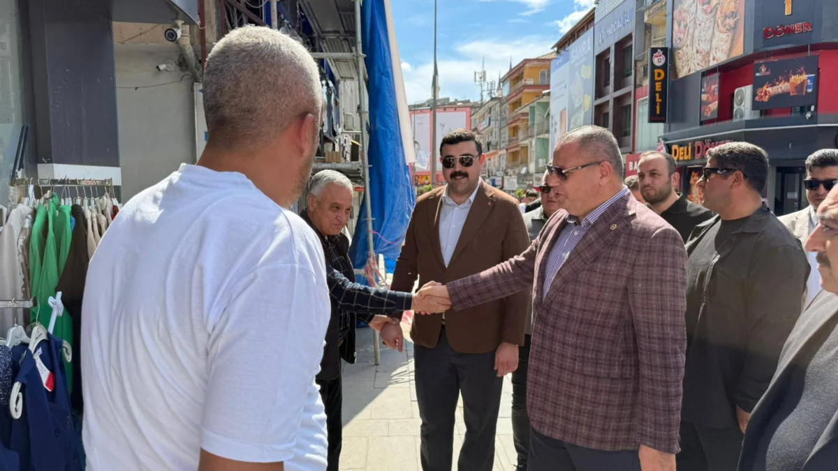 MHP’li Halil Öztürk’e Kırıkkale’de Yoğun İlgi: Vatandaşlarla Bir Araya Geldi
