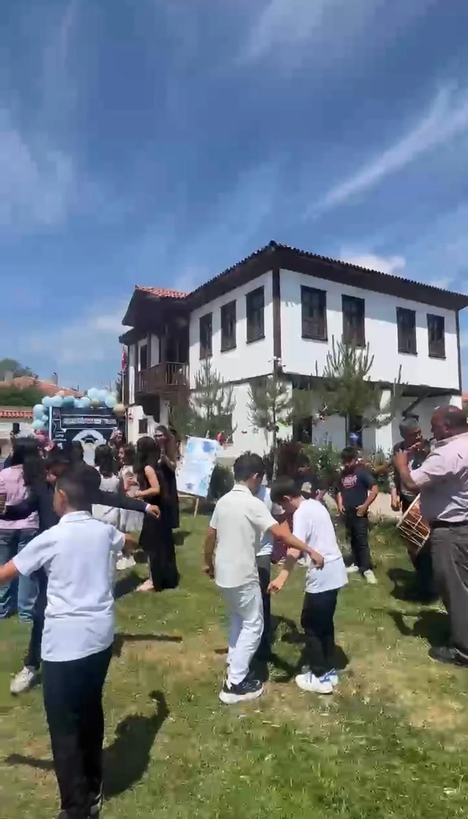 Davullu Zurnalı Mezuniyet Coşkusu! Keskin Mehmet Arifoğlu İlkokulu 4. Sınıfları Kep Attı