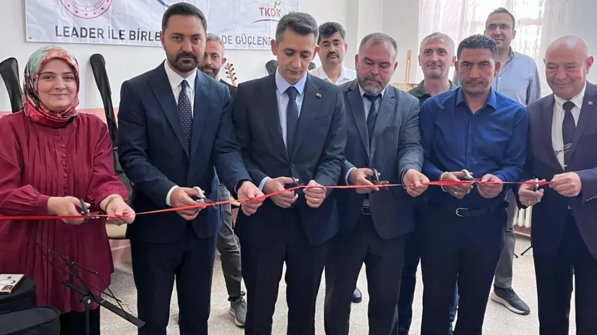Keskin’de Bozlak Geleneğine Güçlü Destek: Kaymakam Kayatürk Hacı Taşan Müzik Odası’nı İnceledi
