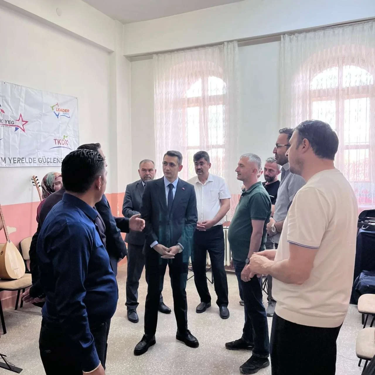 Keskin’de Bozlak Geleneğine Güçlü Destek: Kaymakam Kayatürk Hacı Taşan Müzik Odası’nı İnceledi