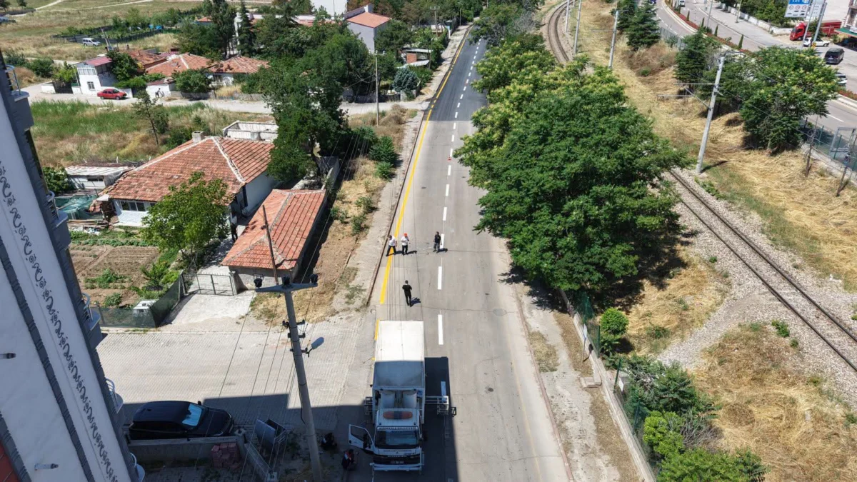 Kırıkkale Belediyesi’nden Trafikte Güvenlik Hamlesi: Yol Çizgileri Yenileniyor