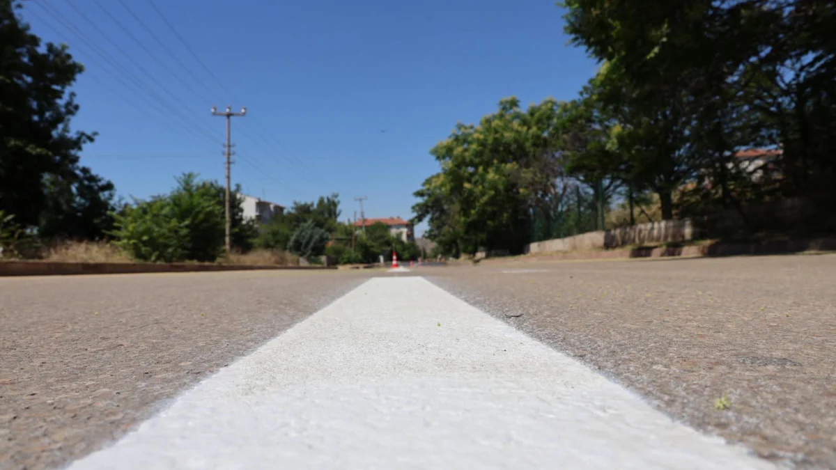 Kırıkkale Belediyesi’nden Trafikte Güvenlik Hamlesi: Yol Çizgileri Yenileniyor