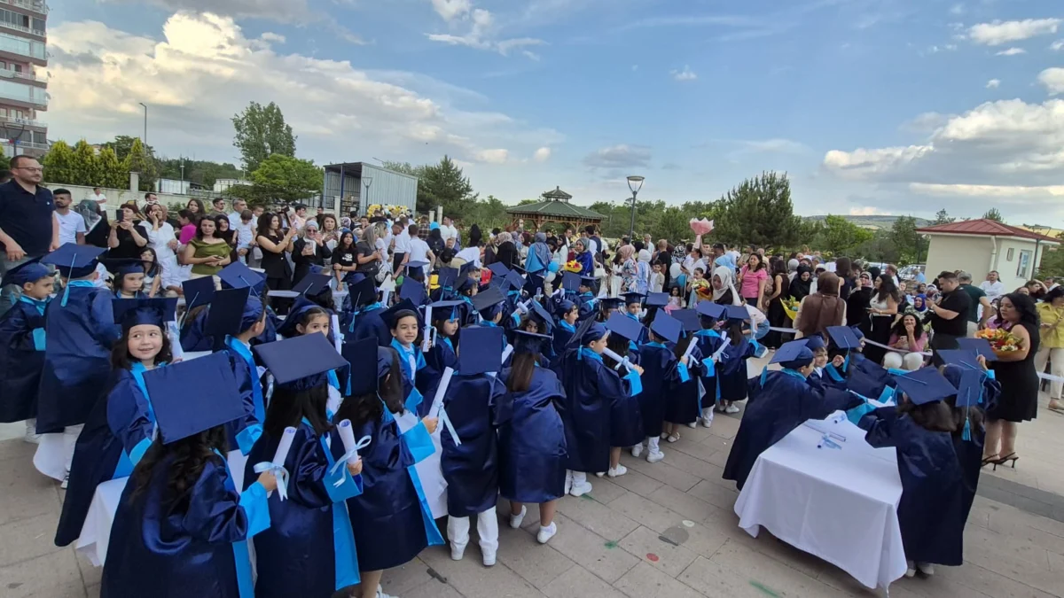 Kırıkkale MKE Anaokulu’nda Mezuniyet Coşkusu: Minikler İlk Diplomalarını Aldı
