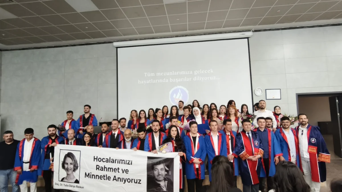 Kırıkkale Üniversitesi İşletme Bölümü Mezuniyetinde Duygu Dolu Anlar: Vefa Mesajı Alkış Aldı