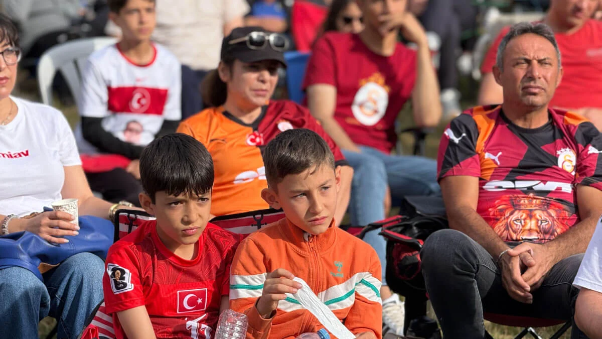 Kırıkkale’de Binlerce Kişi Milli Maç İçin Büyük Şehir Parkı’na Akın Etti